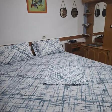 Apartament Rinia In Pogradec Exterior foto